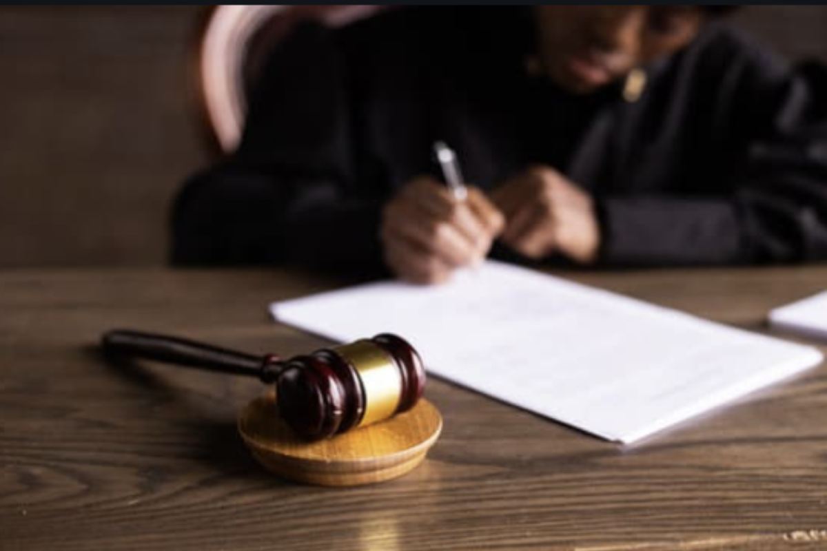 Dietro le quinte della giustizia: quanto guadagna un Pubblico Ministero? Le cifre reali