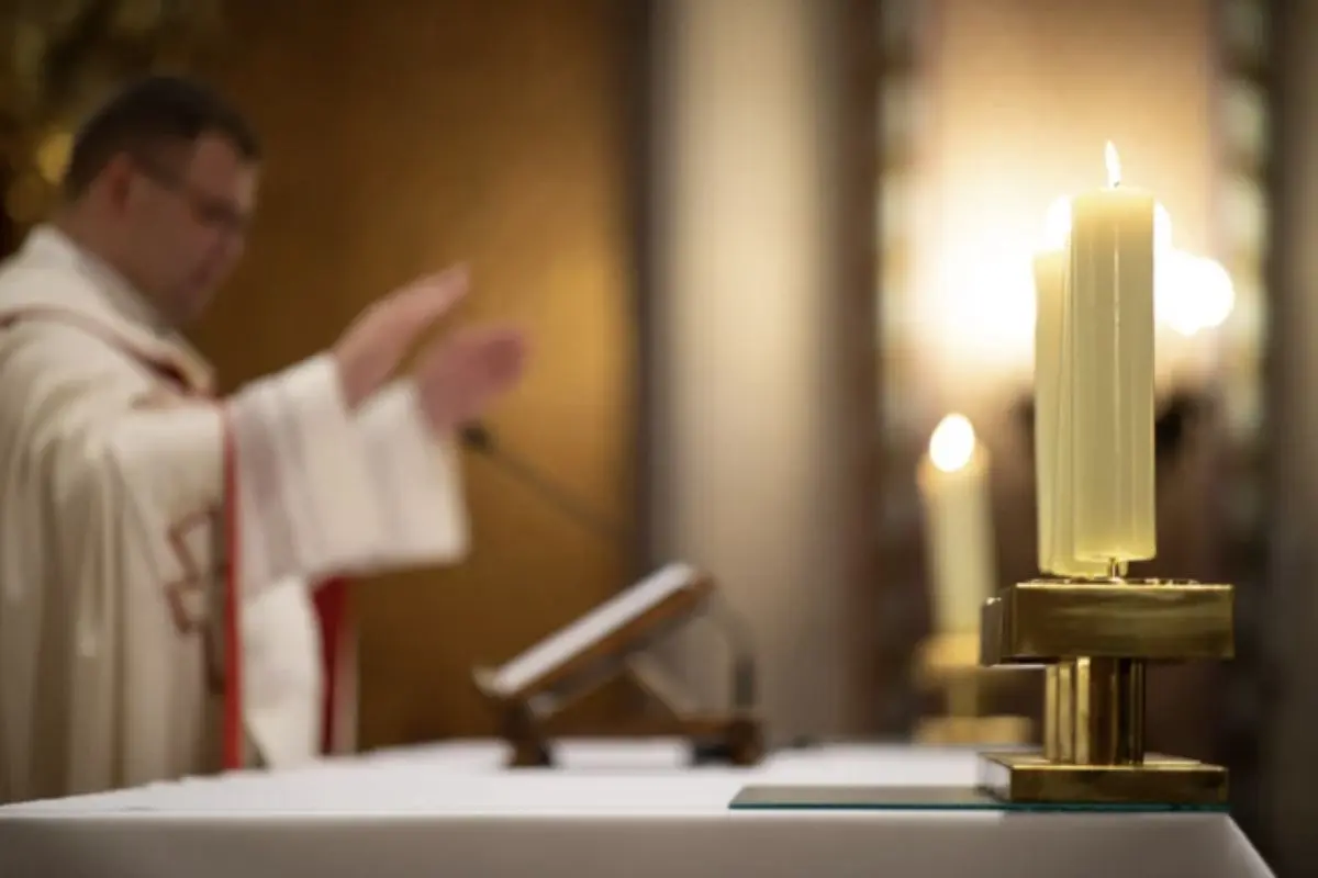 A quanto ammonta lo stipendio di un prete in Italia 