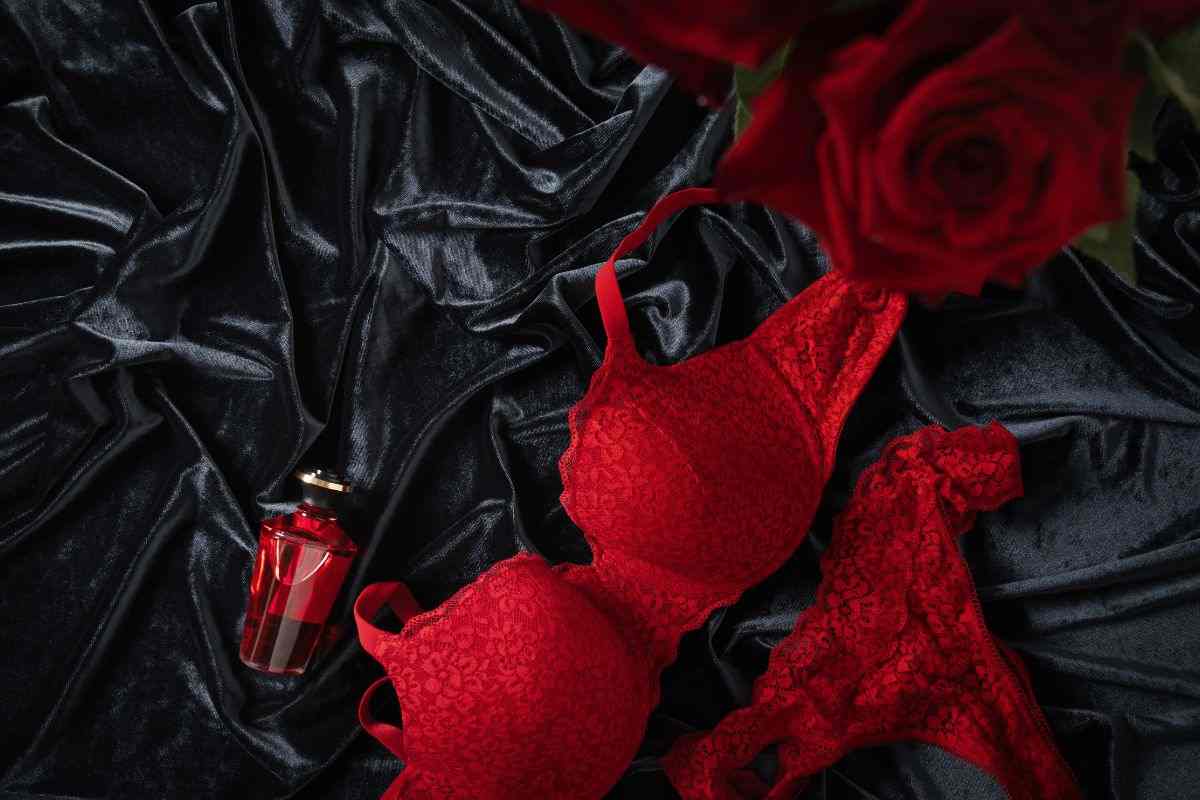 Perché a Capodanno si indossa l'intimo rosso?