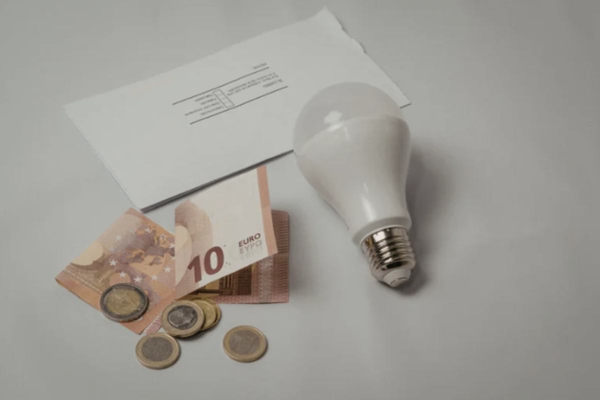 Questa innovazione rappresenta un importante passo avanti verso soluzioni di illuminazione più efficienti, sostenibili e dal design versatile