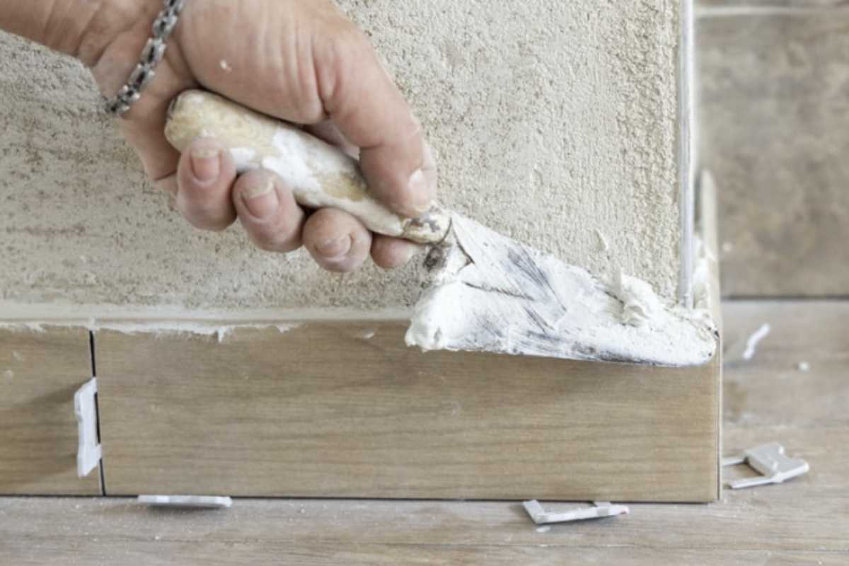 Una corretta manutenzione è essenziale per evitare frequenti interventi di rifacimento. Per mantenere le fughe pulite e in buono stato