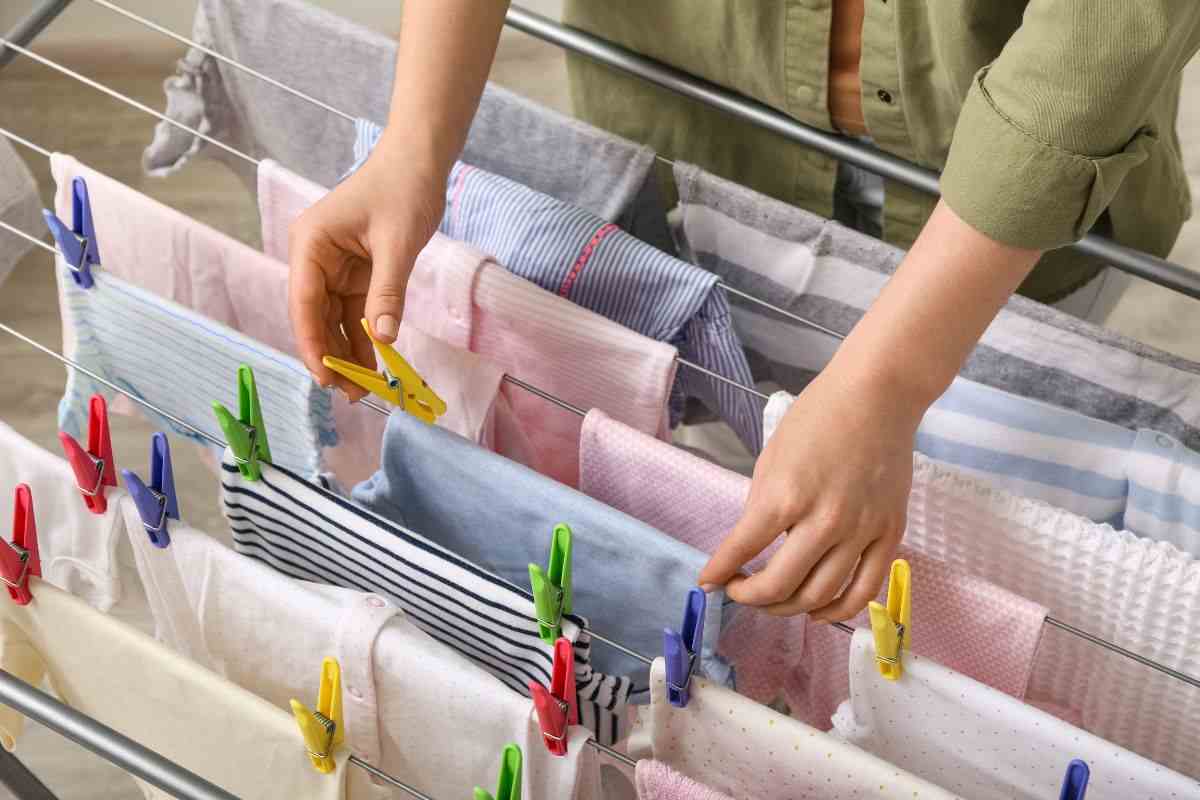 i trucchi per stendere il bucato e non avere bisogno del ferro da stiro